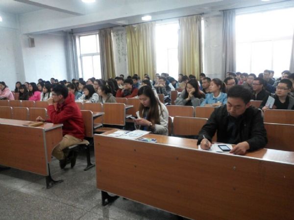 计算机学院举办职业生涯规划讲座