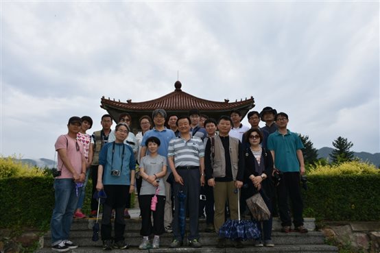 C:\Documents and Settings\Administrator\桌面\会议新闻照片\16与会学者好太王碑学术踏查.JPG