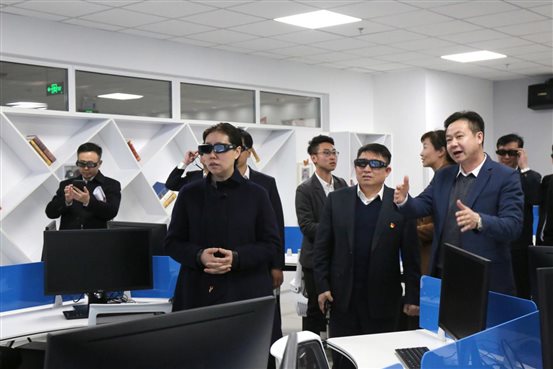 在虚拟仿真实验教学中心调研1